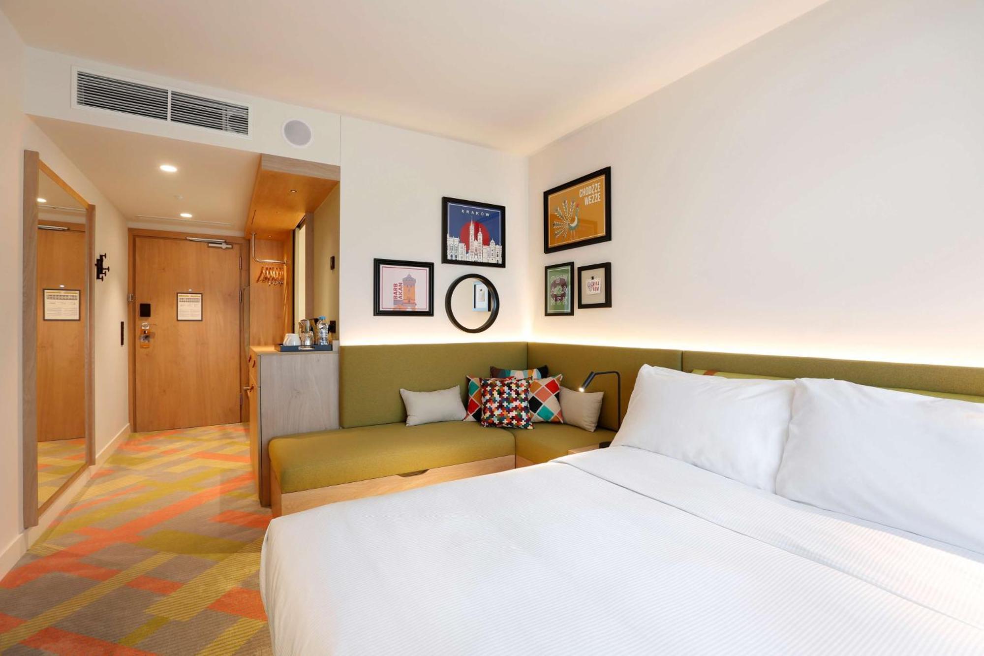 Hotel Hampton By Hilton Krakow Airport 3*