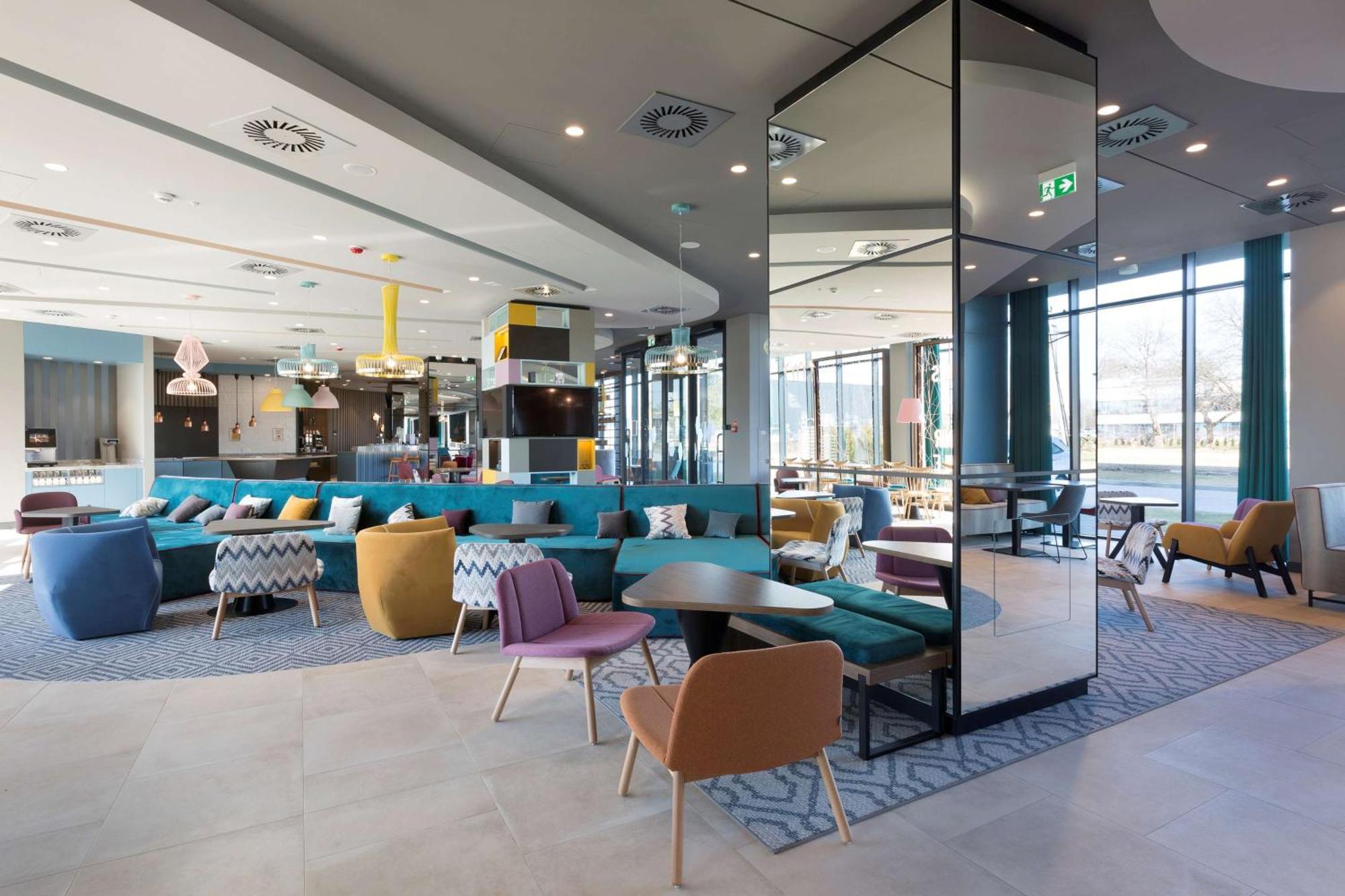 Hampton By Hilton Krakow Airport Hotel 3*